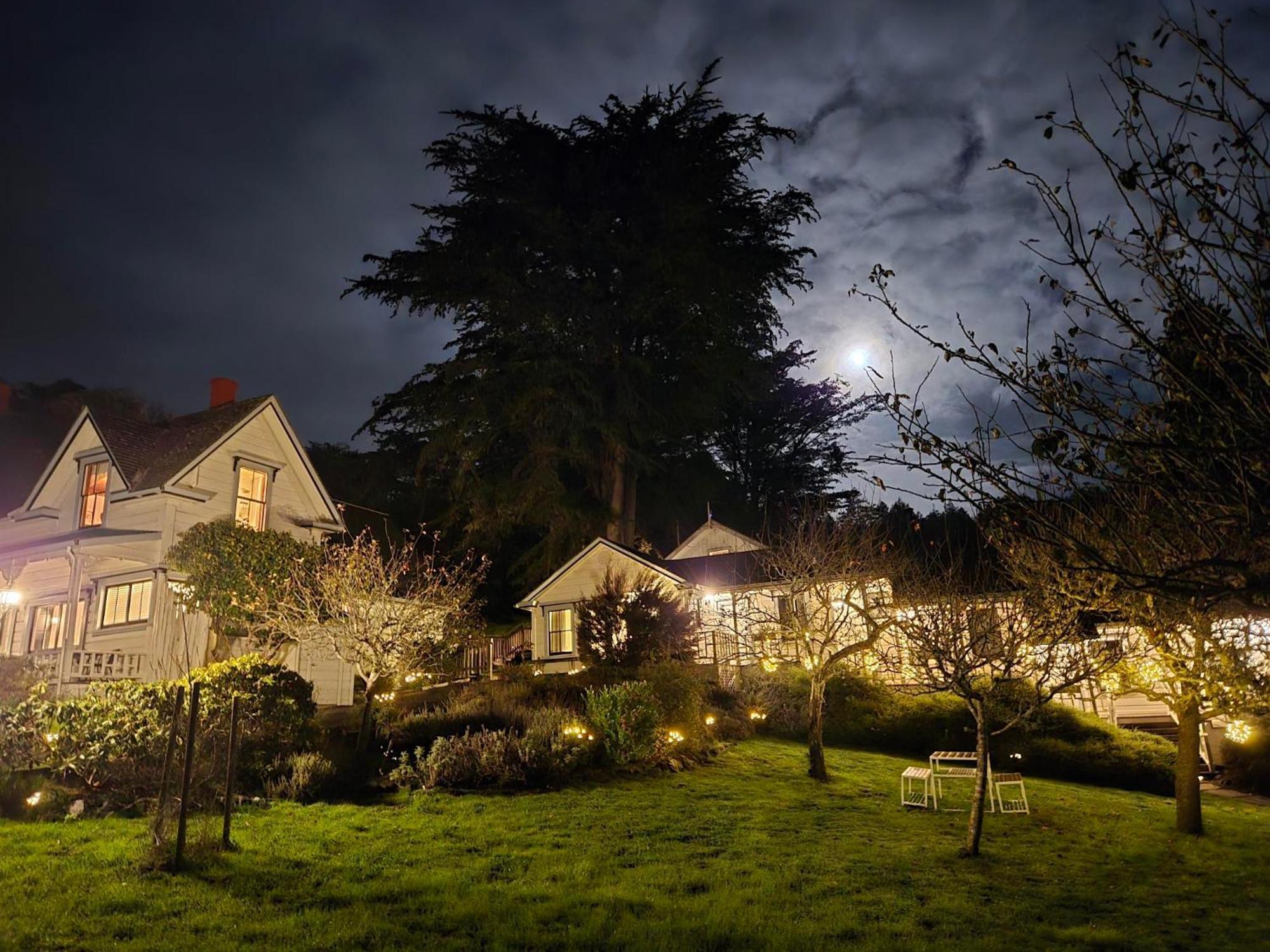 Dennen'S Victorian Farmhouse Little River Εξωτερικό φωτογραφία